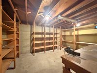 1318 Ridgefield Road, Freeport, IL 61032