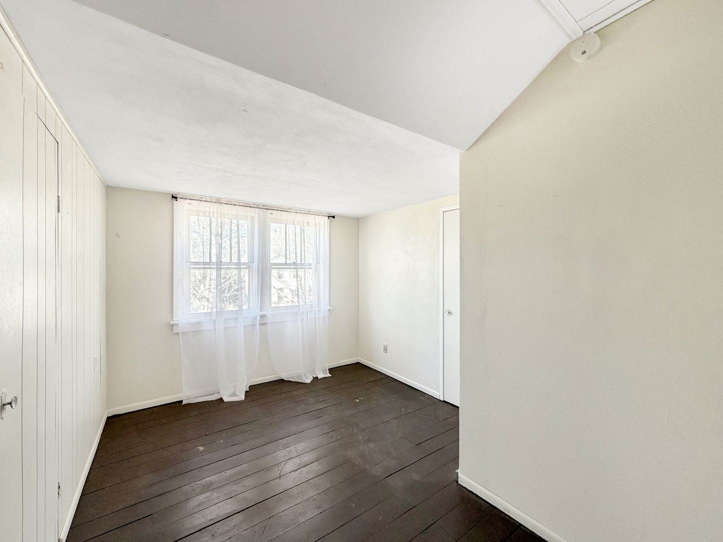 405 North Apple Avenue, Freeport, IL 61032