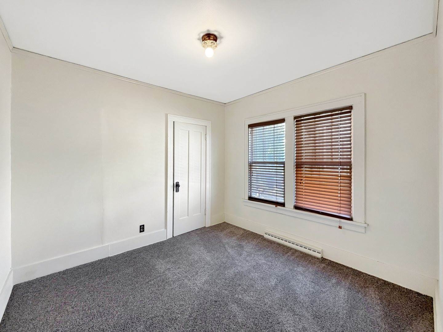 405 North Apple Avenue, Freeport, IL 61032