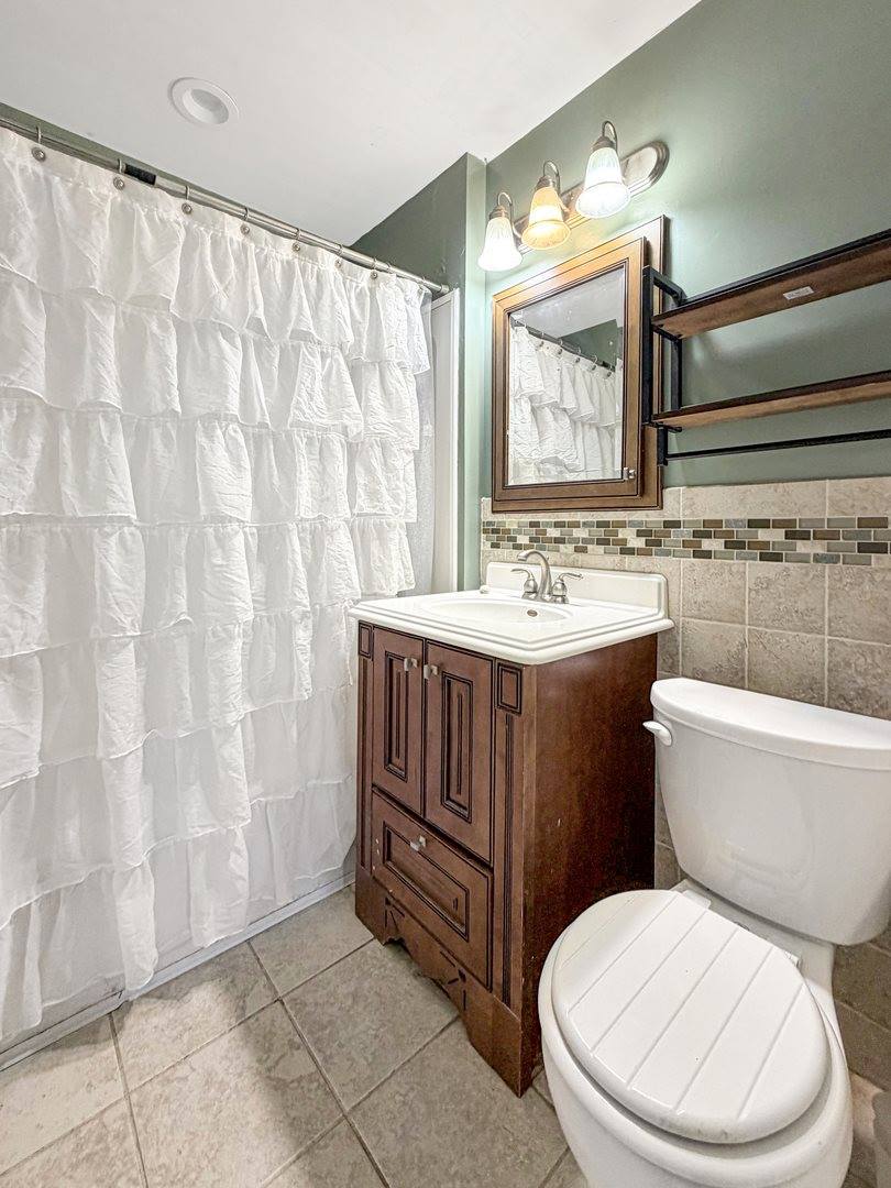 405 North Apple Avenue, Freeport, IL 61032