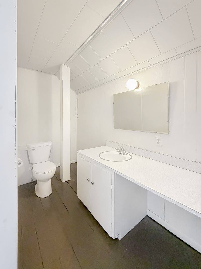 405 North Apple Avenue, Freeport, IL 61032