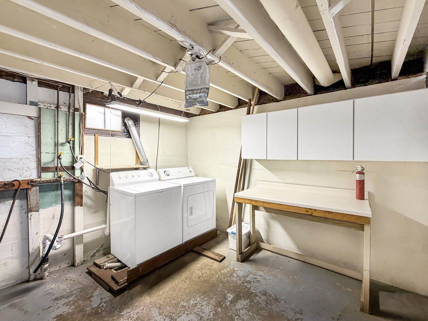 405 North Apple Avenue, Freeport, IL 61032