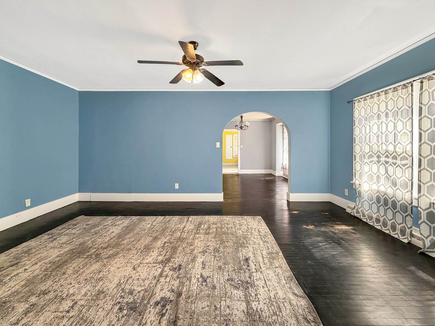 405 North Apple Avenue, Freeport, IL 61032