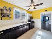 405 North Apple Avenue, Freeport, IL 61032