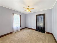 405 North Apple Avenue, Freeport, IL 61032