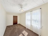 405 North Apple Avenue, Freeport, IL 61032