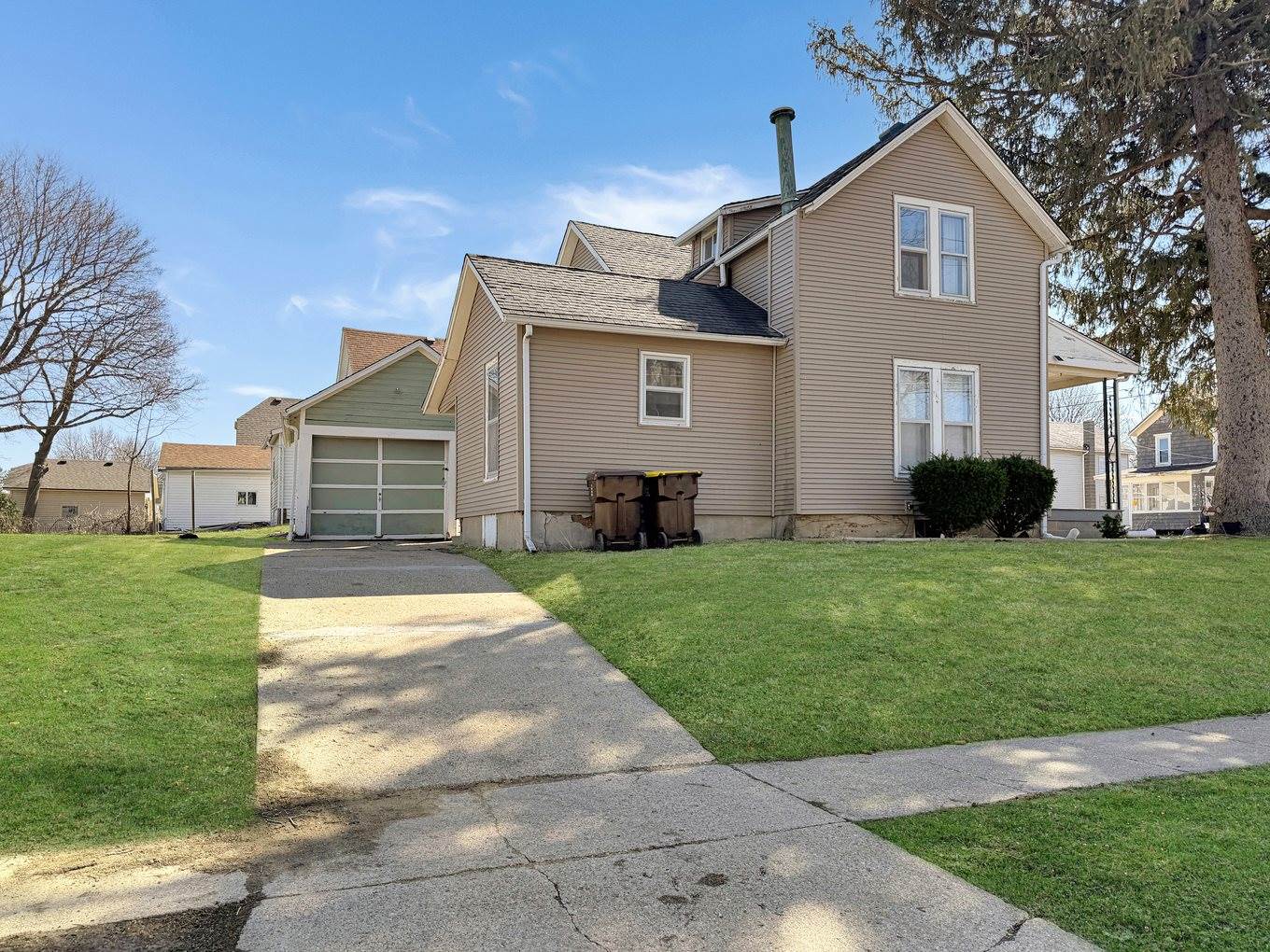 430 West American Street, Freeport, IL 61032