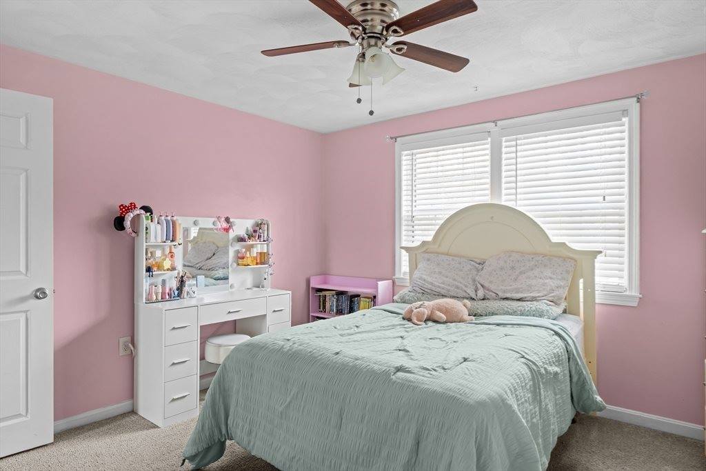 103 Juniper Ln, Tewksbury, MA 01876