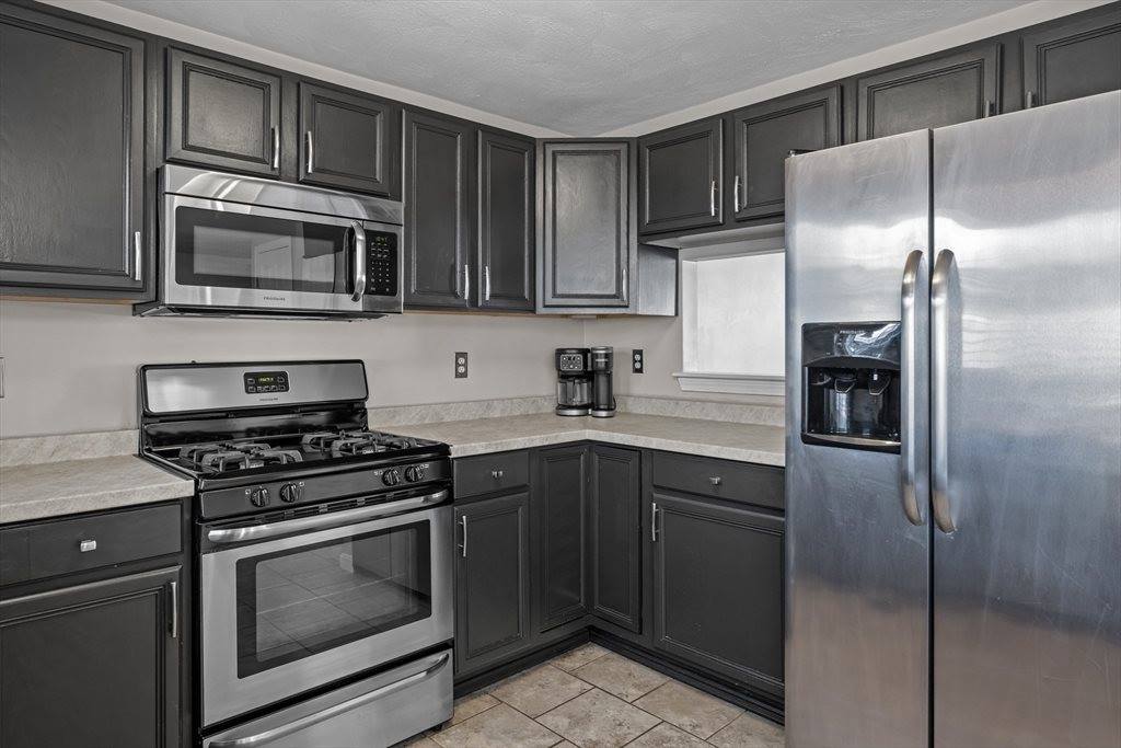 103 Juniper Ln, Tewksbury, MA 01876