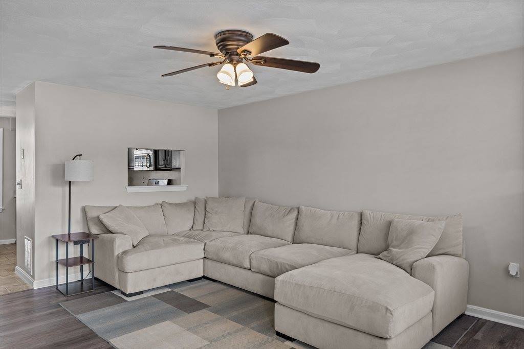 103 Juniper Ln, Tewksbury, MA 01876