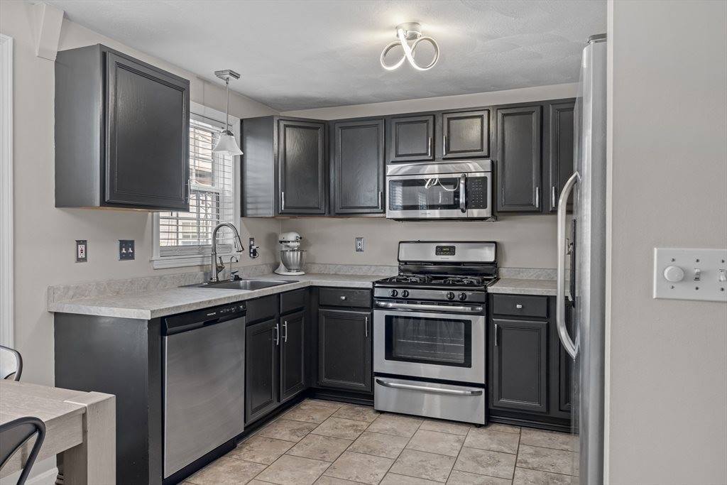 103 Juniper Ln, Tewksbury, MA 01876