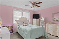 103 Juniper Ln, Tewksbury, MA 01876