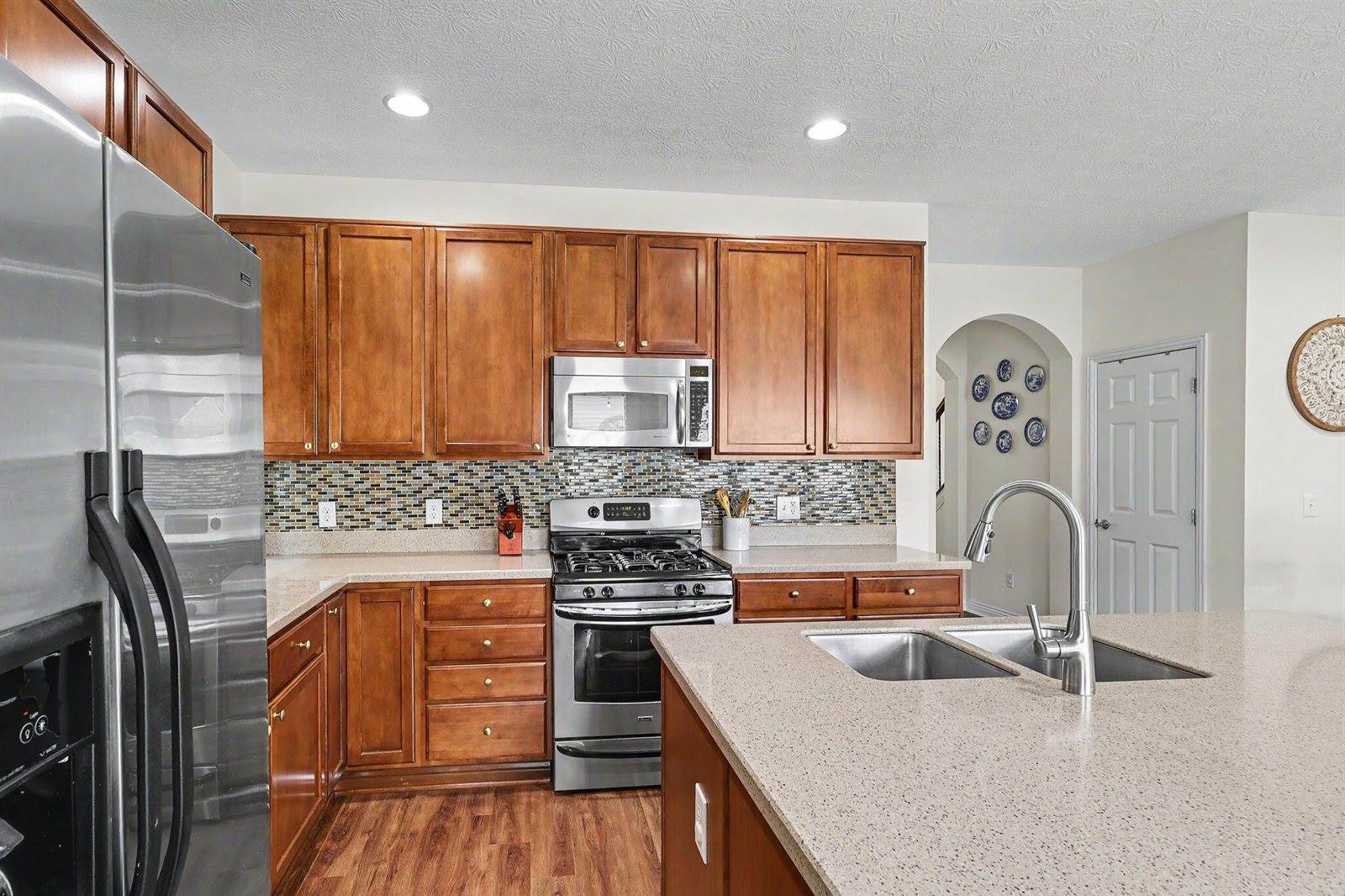 6131 Rackley Way, Westerville, OH 43081