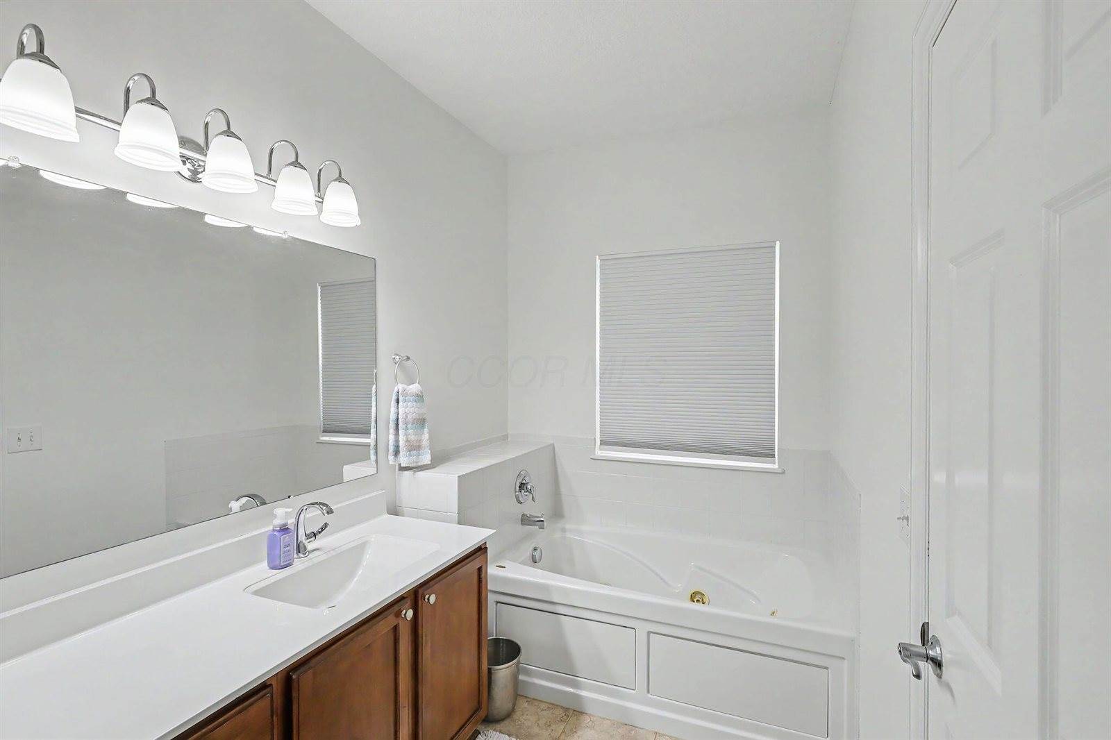 6131 Rackley Way, Westerville, OH 43081