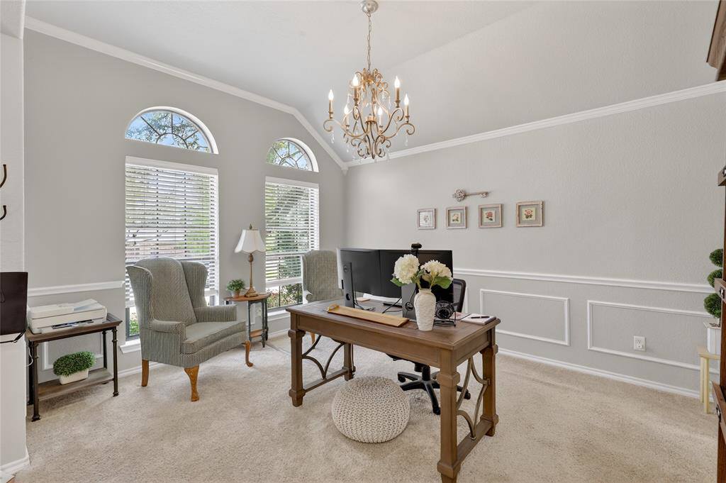 11005 Castle Oak Lane, Fort Worth, TX 76108