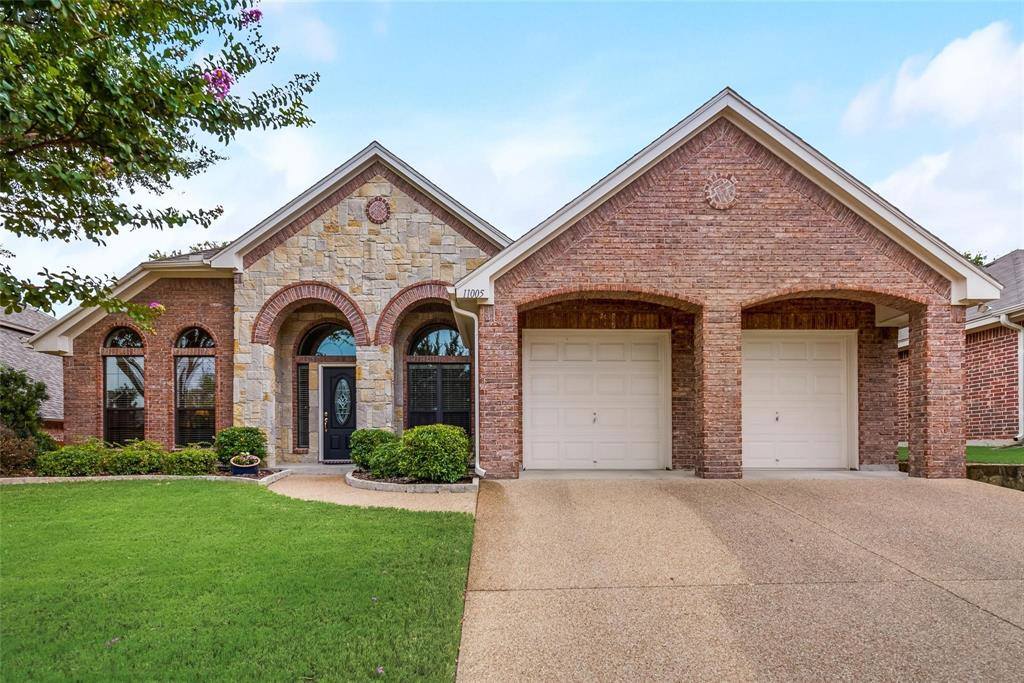 11005 Castle Oak Lane, Fort Worth, TX 76108