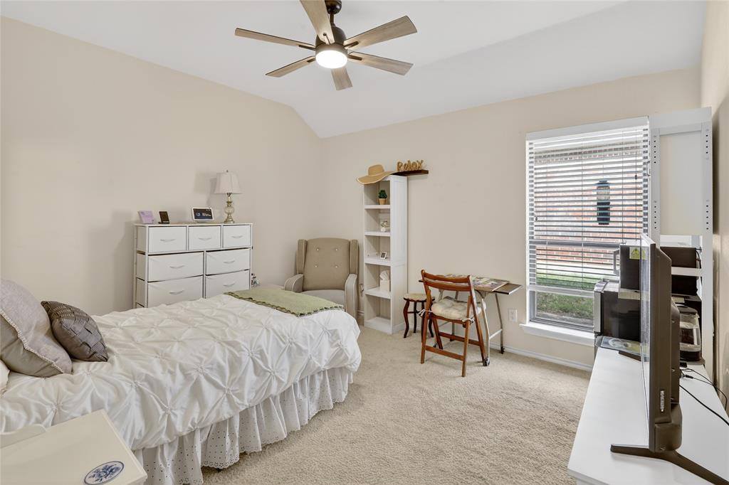 11005 Castle Oak Lane, Fort Worth, TX 76108