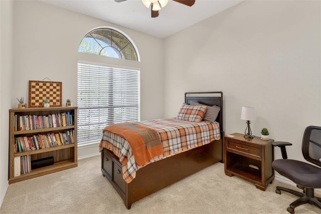 11005 Castle Oak Lane, Fort Worth, TX 76108