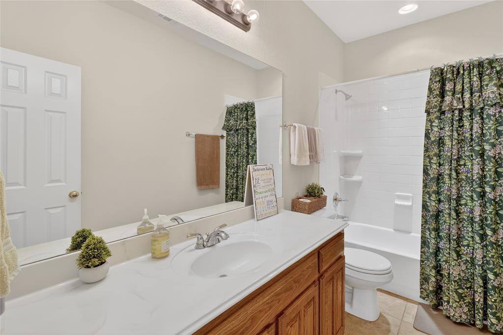 11005 Castle Oak Lane, Fort Worth, TX 76108