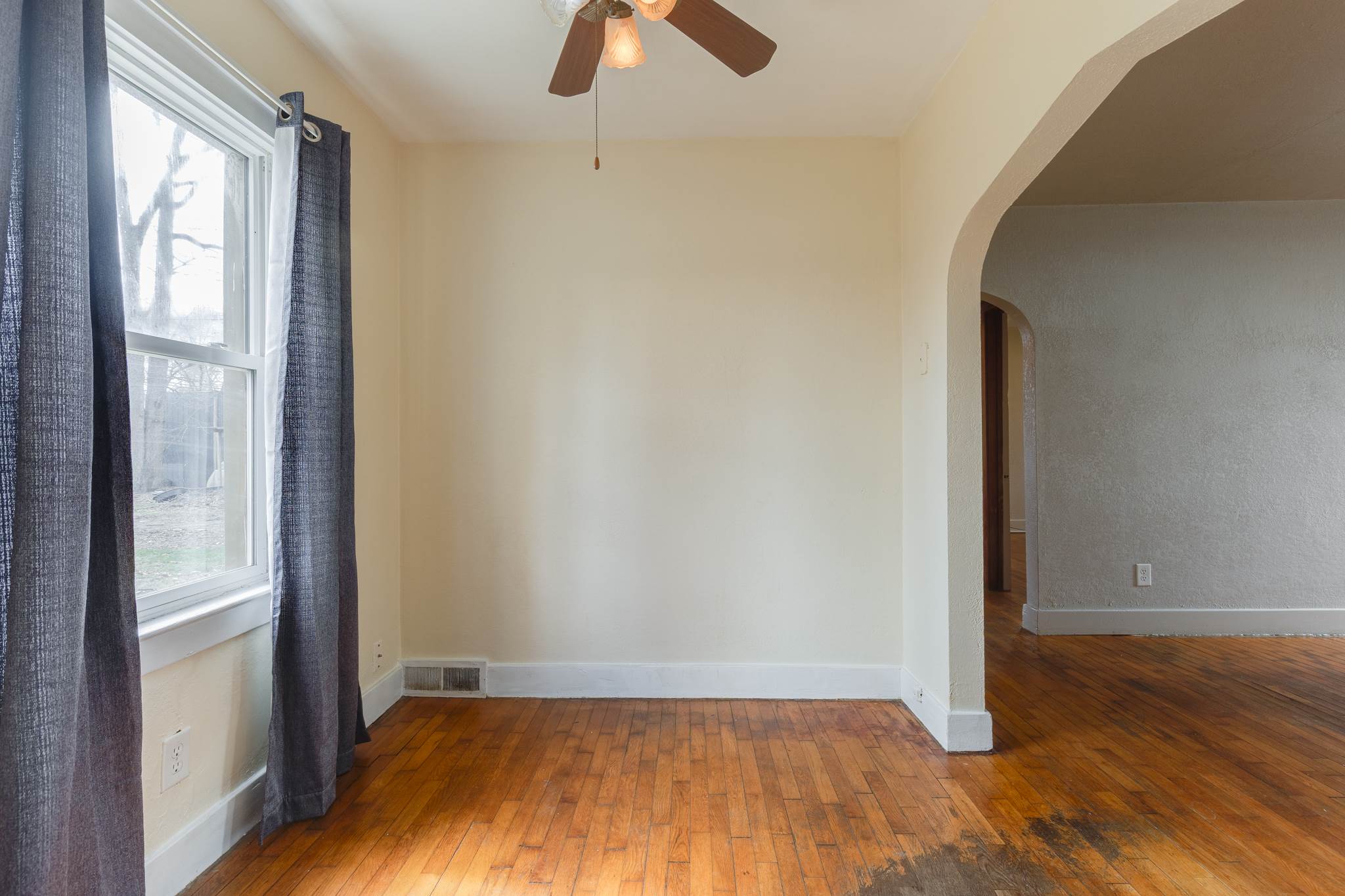 823 Loa Street, Lansing, MI 48910