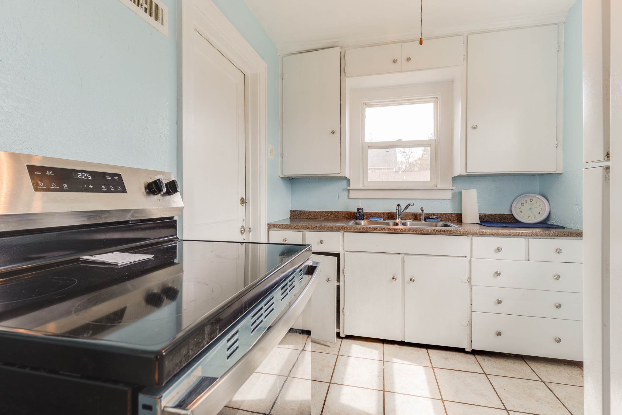 823 Loa Street, Lansing, MI 48910