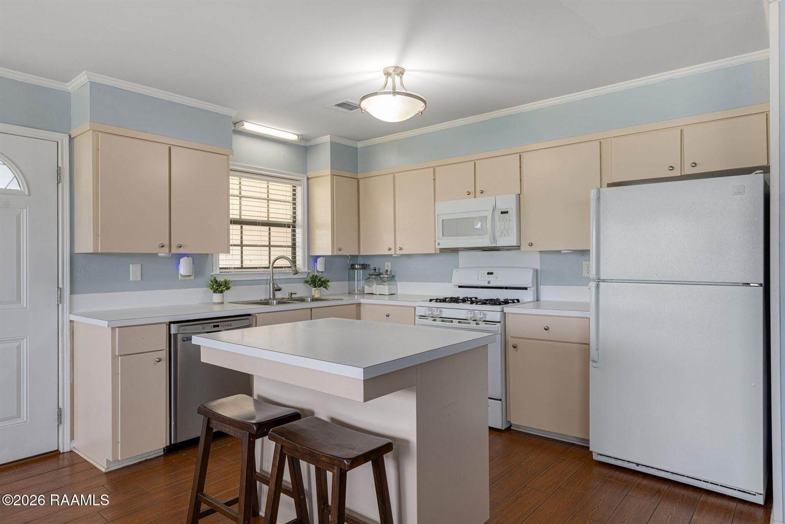 1608 East B North Street, Rayne, LA 70578