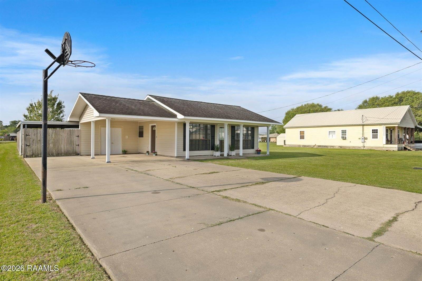 1608 East B North Street, Rayne, LA 70578