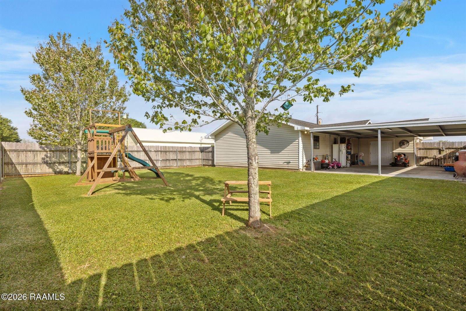 1608 East B North Street, Rayne, LA 70578