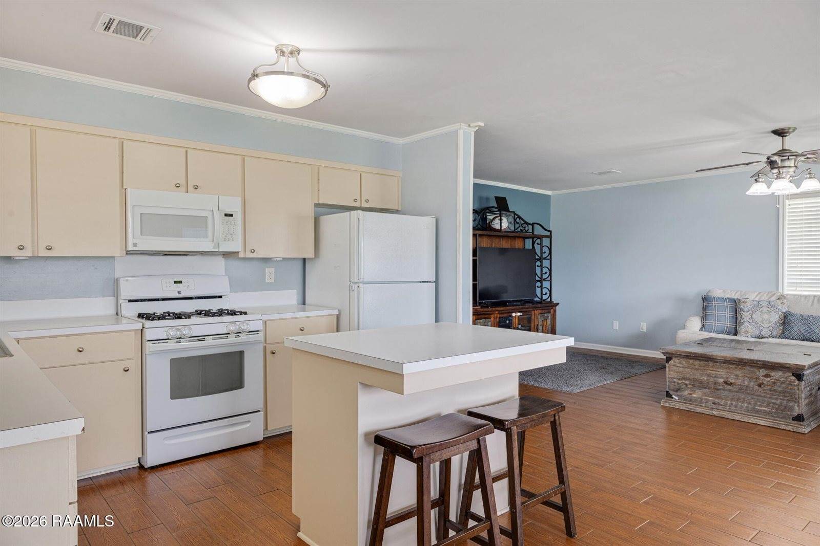 1608 East B North Street, Rayne, LA 70578