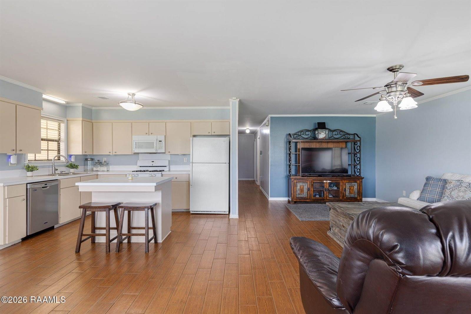 1608 East B North Street, Rayne, LA 70578