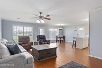 1608 East B North Street, Rayne, LA 70578