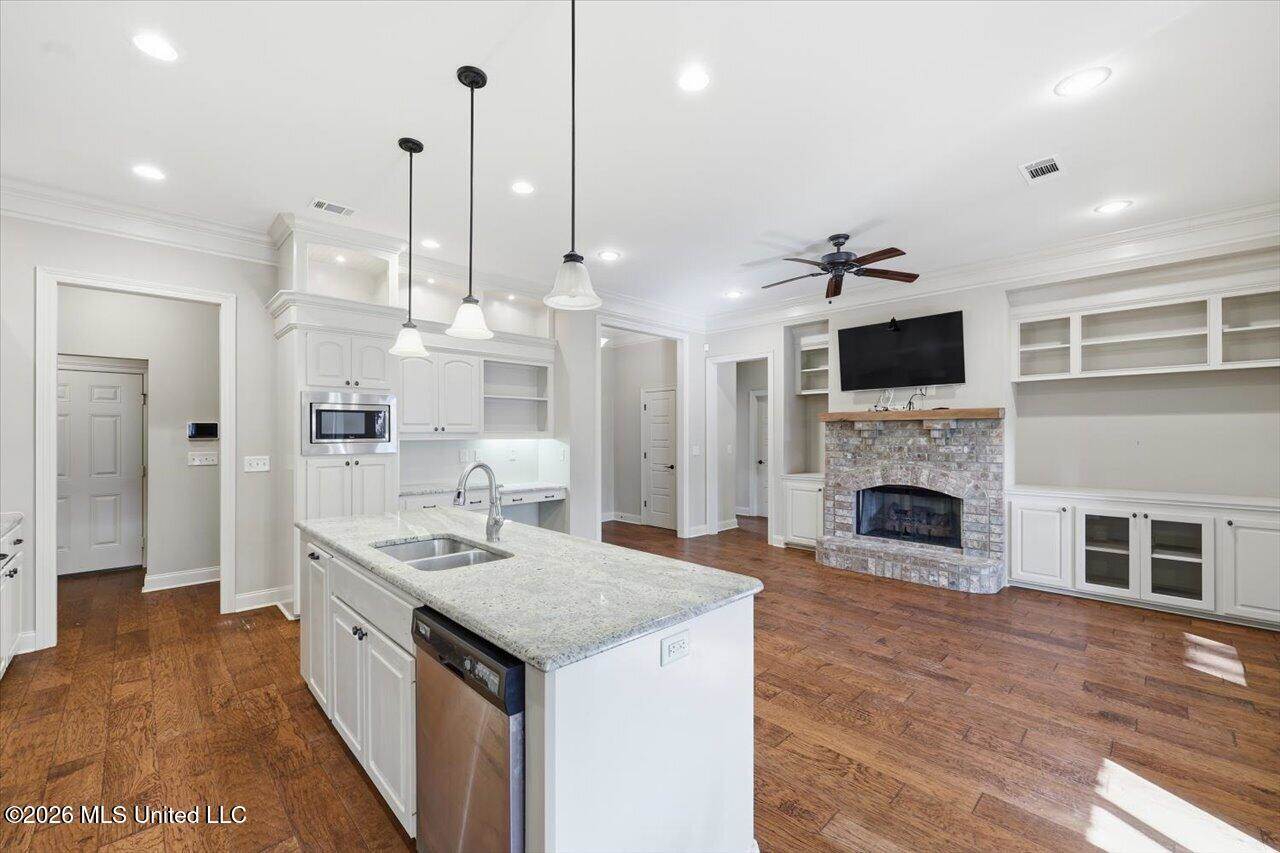 133 Meadowcreek Drive, Brandon, MS 39042