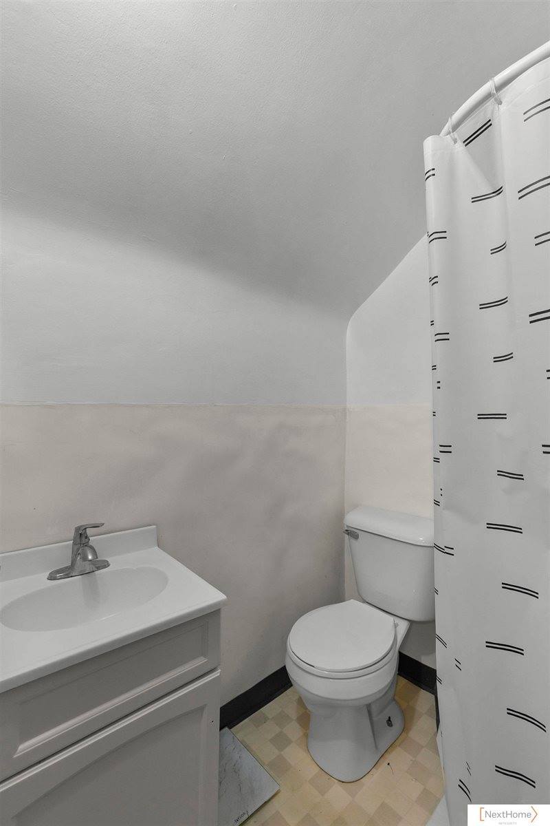 1326 Sumner Street, Lincoln, NE 68510