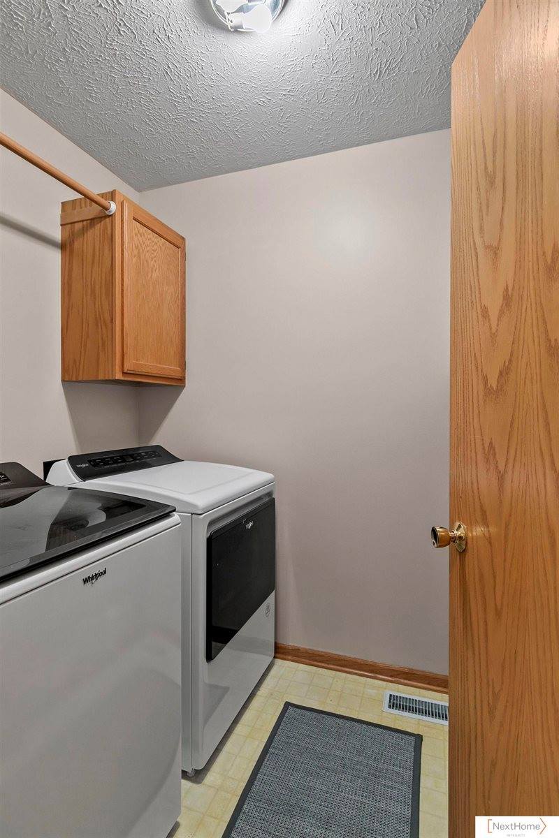 8220 A Street, Lincoln, NE 68510