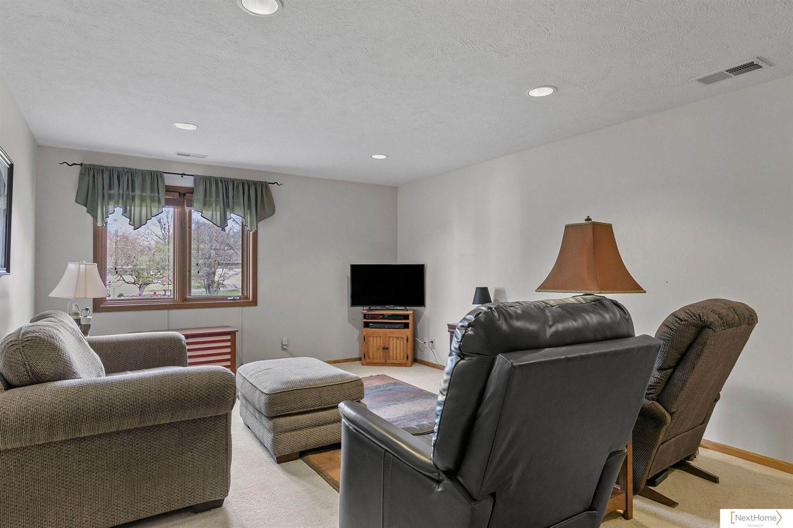 8220 A Street, Lincoln, NE 68510