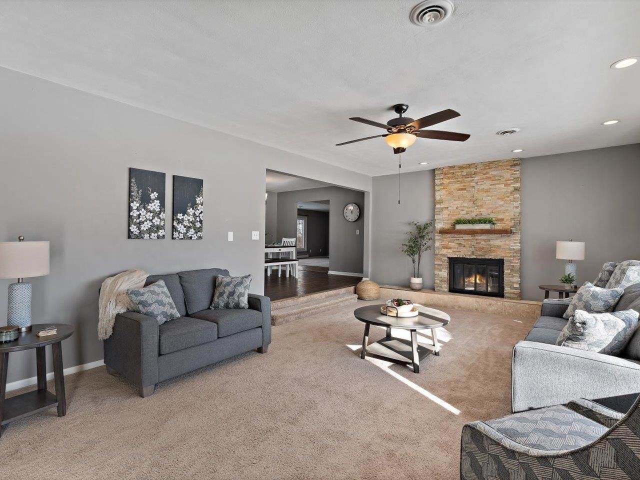 8210 Ridgewood Road, Rock Island, IL 61201