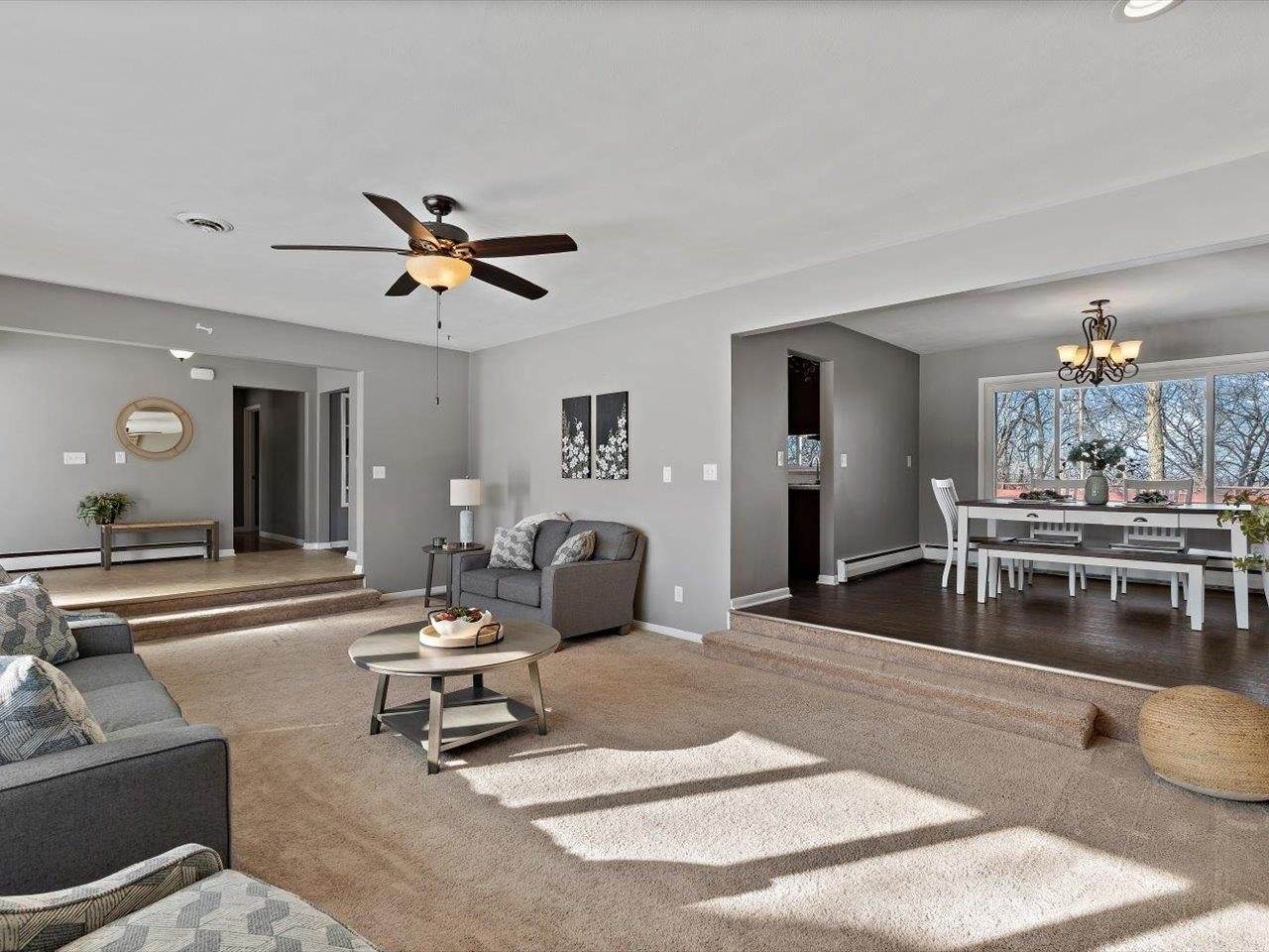 8210 Ridgewood Road, Rock Island, IL 61201