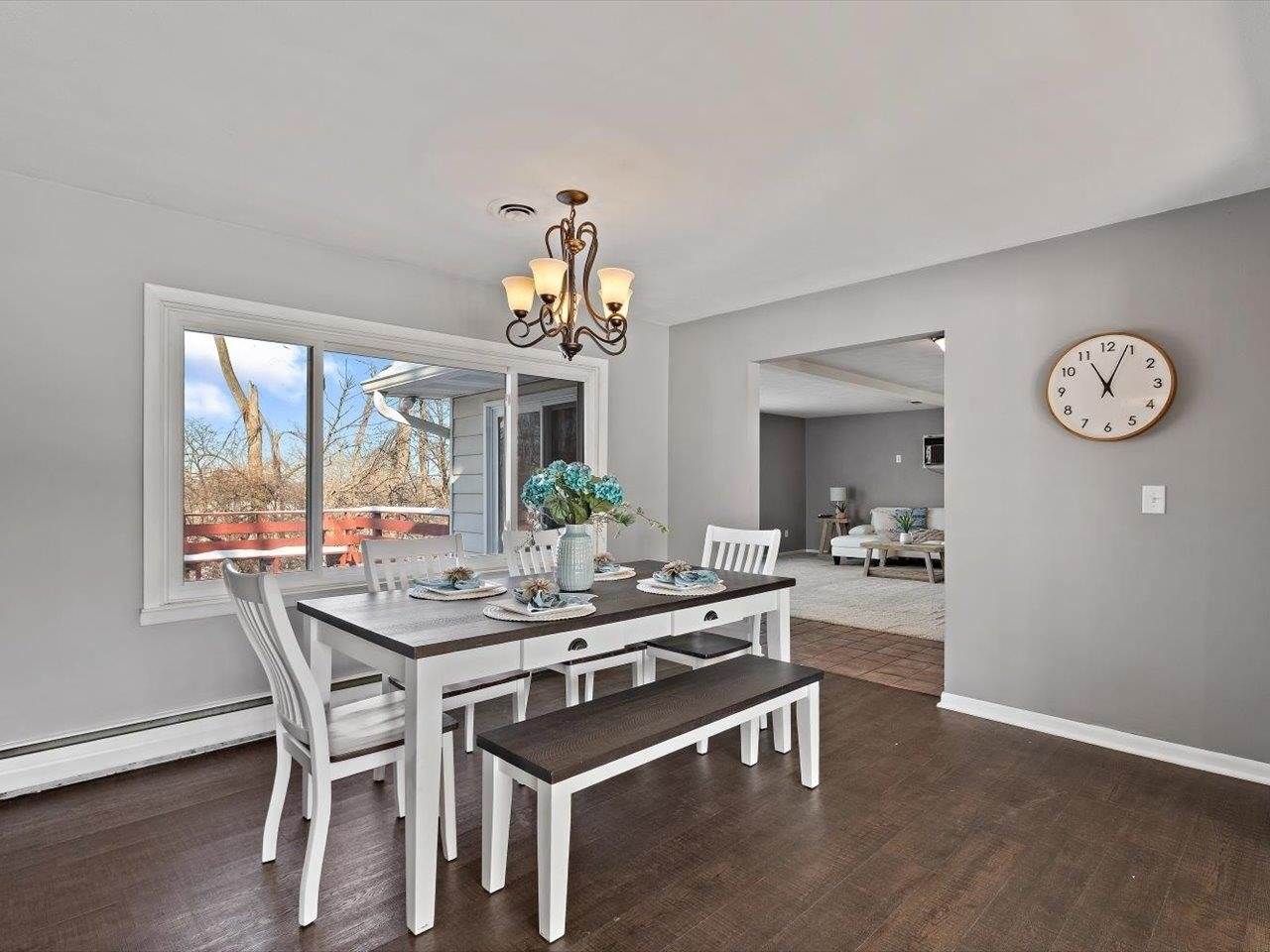 8210 Ridgewood Road, Rock Island, IL 61201