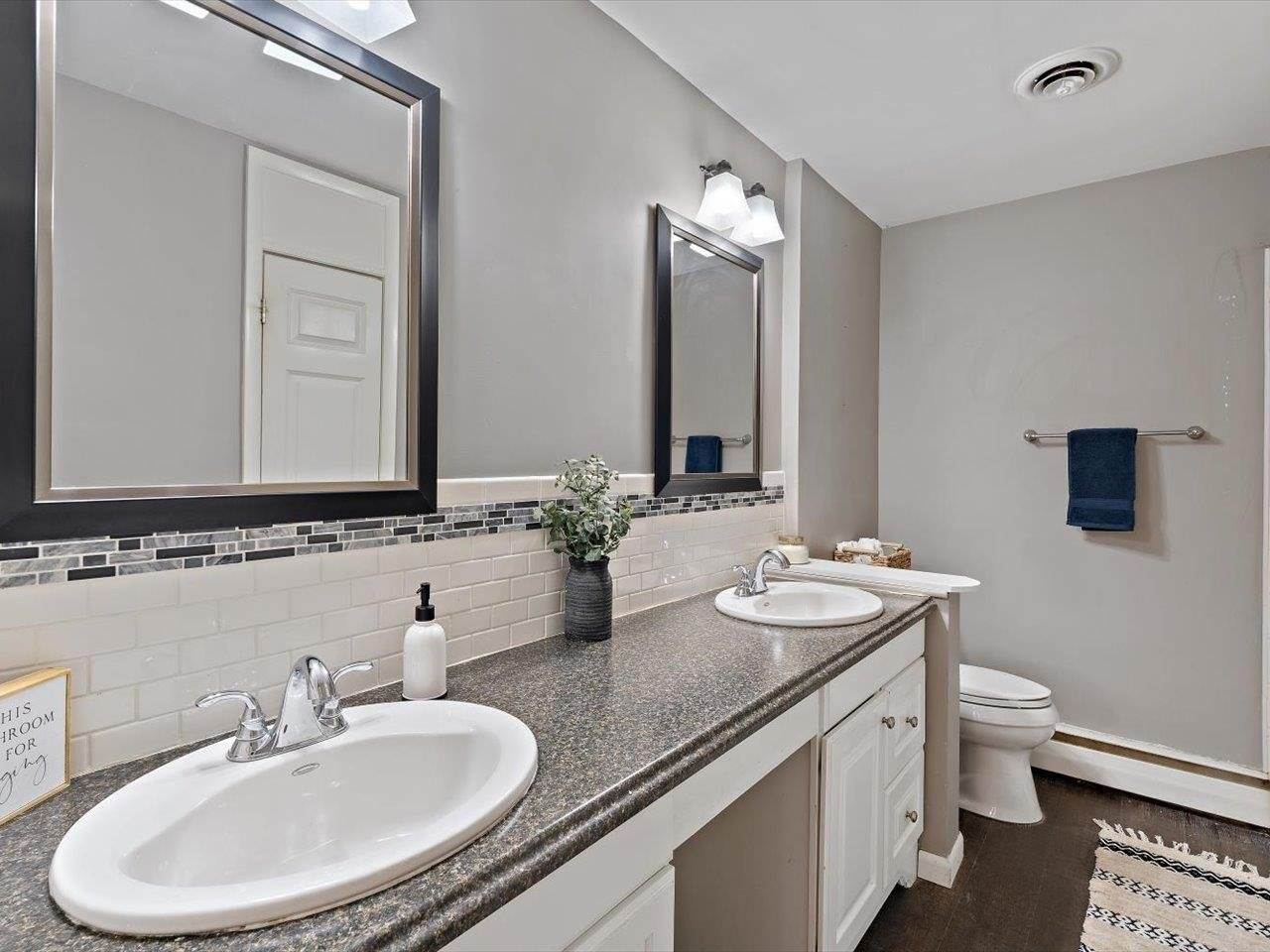 8210 Ridgewood Road, Rock Island, IL 61201