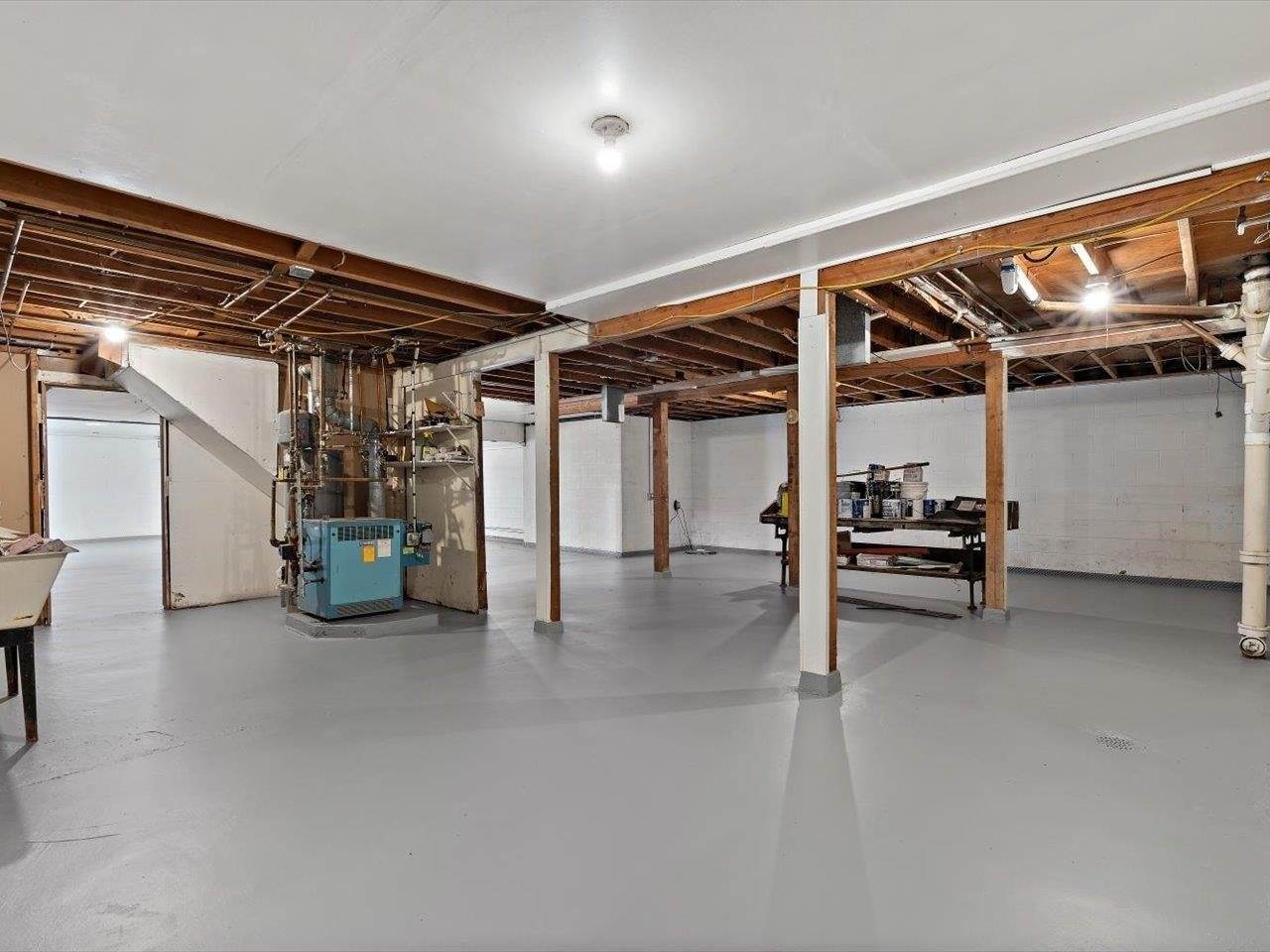 8210 Ridgewood Road, Rock Island, IL 61201