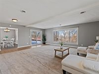 8210 Ridgewood Road, Rock Island, IL 61201