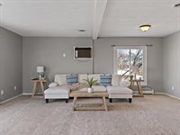 8210 Ridgewood Road, Rock Island, IL 61201