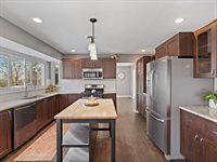 8210 Ridgewood Road, Rock Island, IL 61201