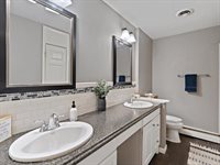 8210 Ridgewood Road, Rock Island, IL 61201