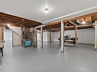 8210 Ridgewood Road, Rock Island, IL 61201