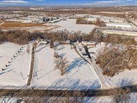 8210 Ridgewood Road, Rock Island, IL 61201