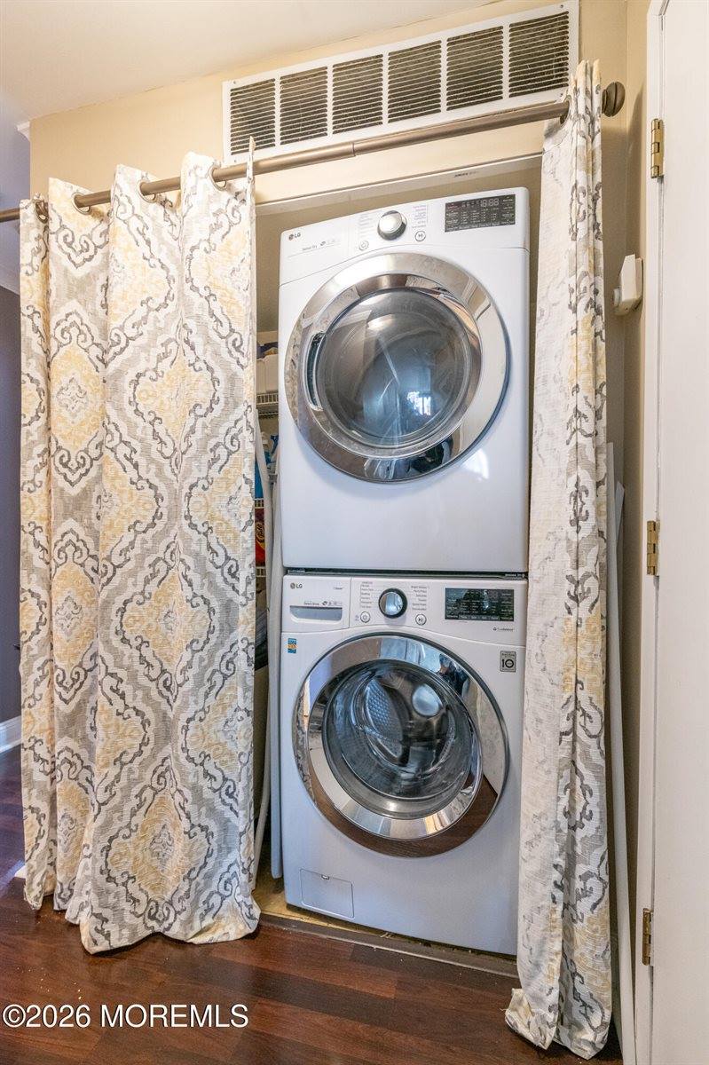 105 Neilly Court, Old Bridge, NJ 08857