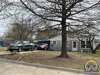 3326 SE Massachusetts AVE, Topeka, KS 66605