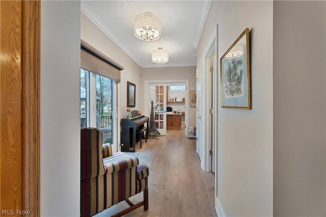 101 Pin Oak Place, Campbell, OH 44405