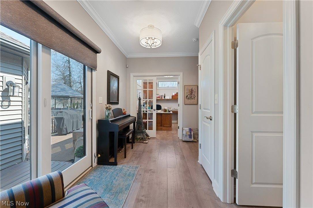 101 Pin Oak Place, Campbell, OH 44405